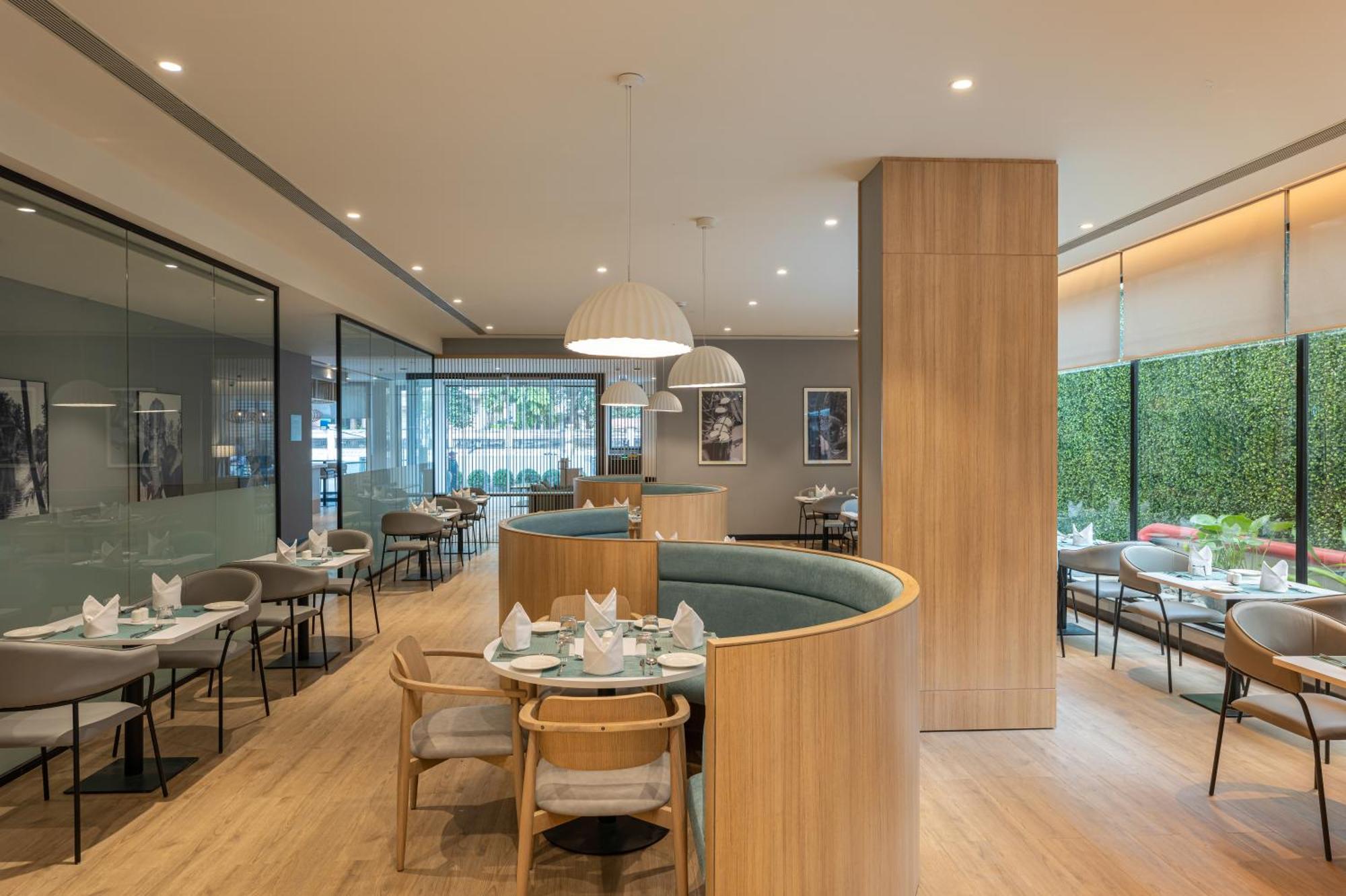 Park Inn & Suites By Radisson Thrissur East Fort Exteriör bild