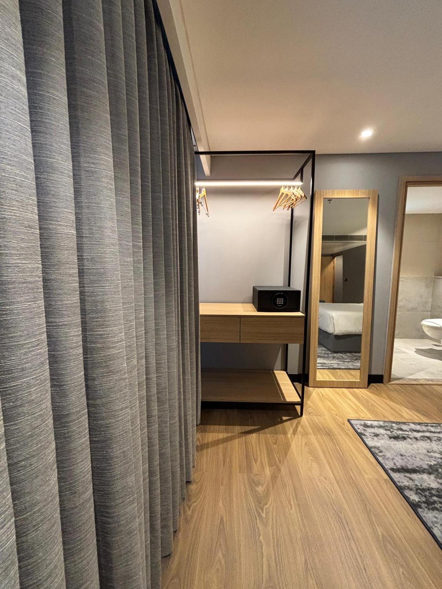 Park Inn & Suites By Radisson Thrissur East Fort Exteriör bild