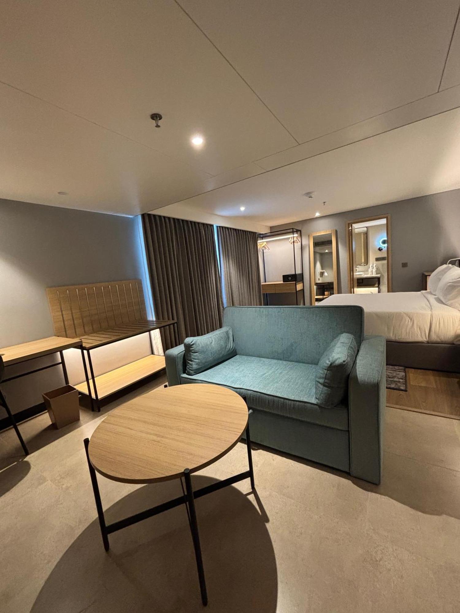 Park Inn & Suites By Radisson Thrissur East Fort Exteriör bild