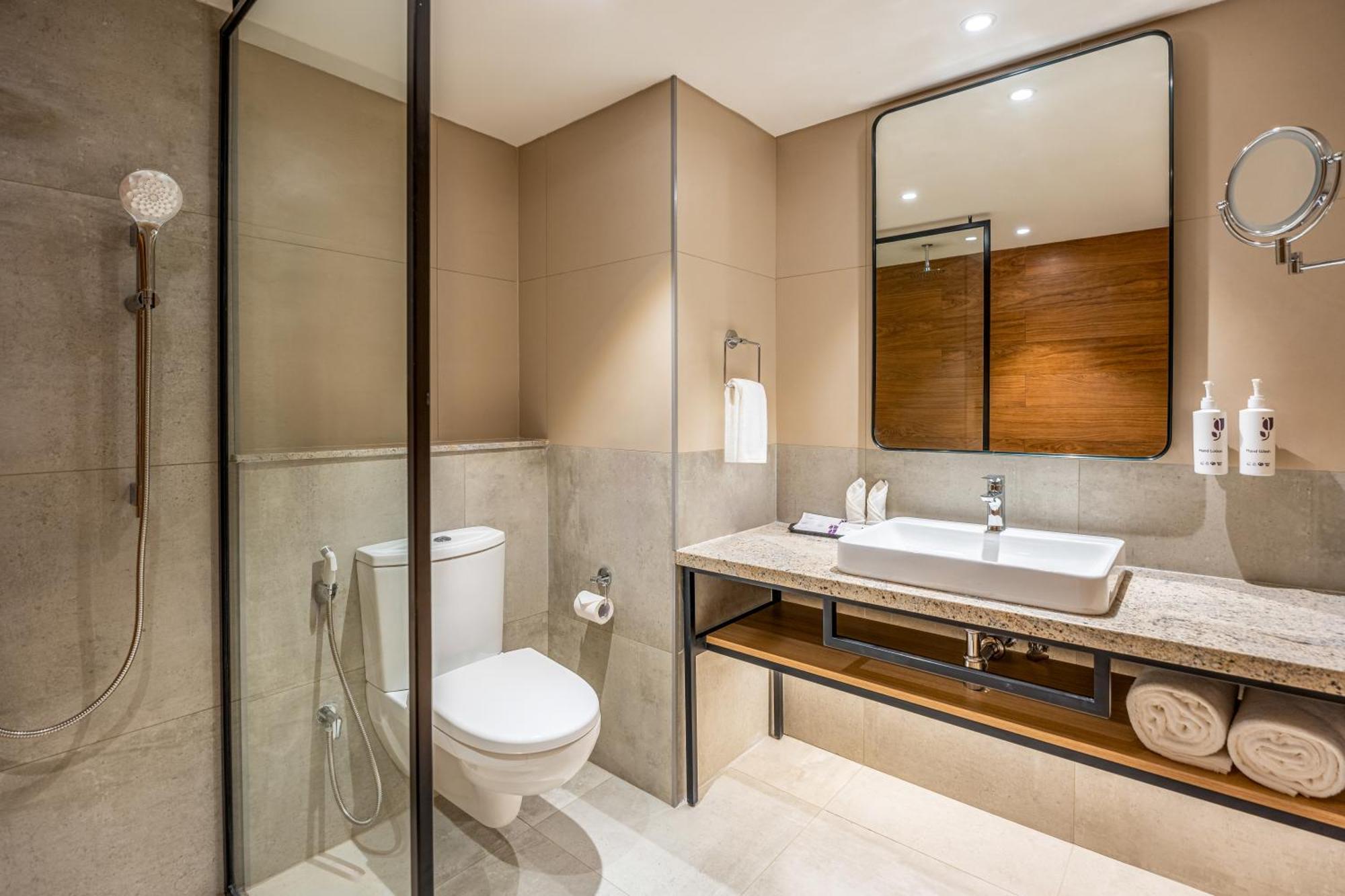 Park Inn & Suites By Radisson Thrissur East Fort Exteriör bild